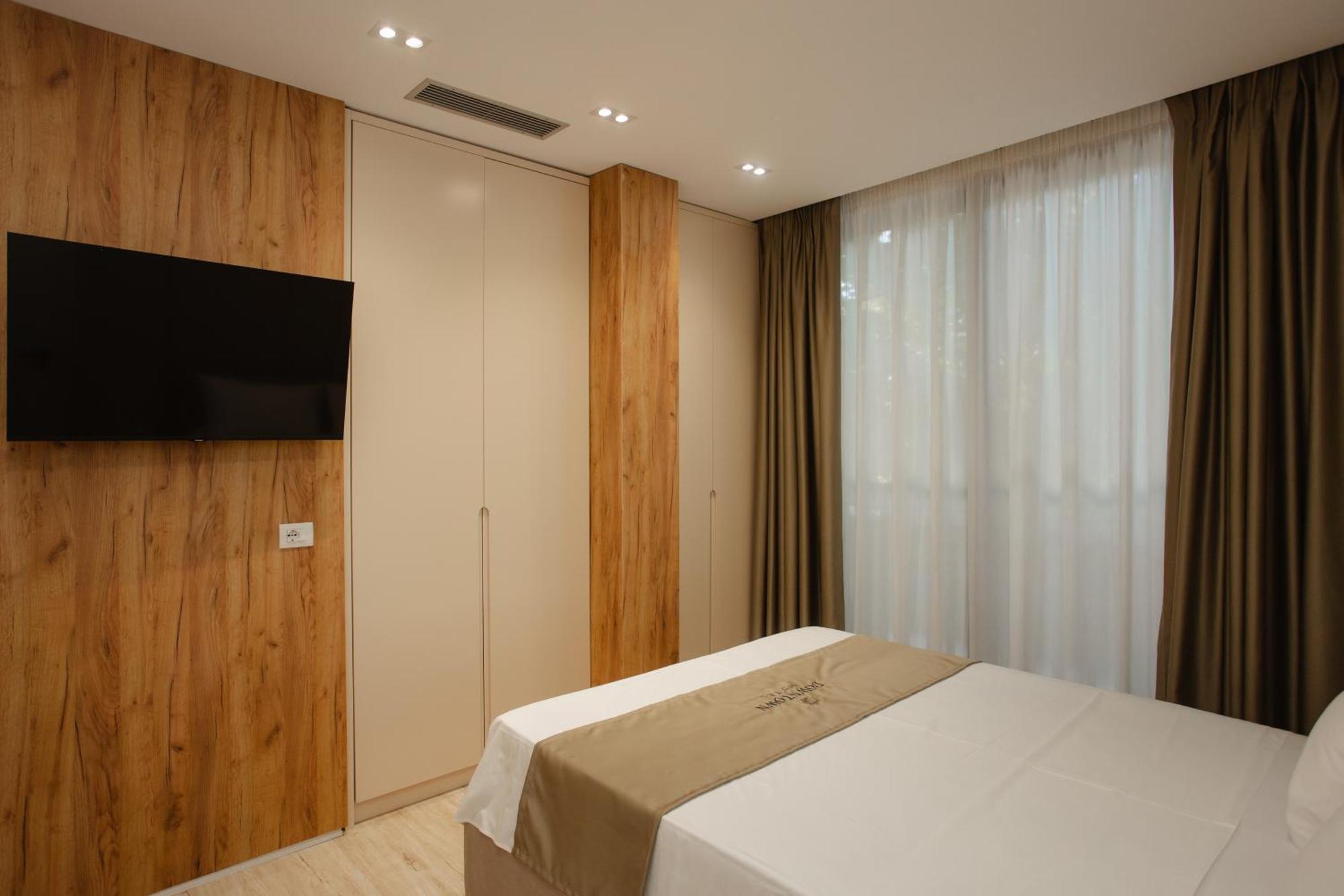 Downtown Hotel Shkoder Exterior photo