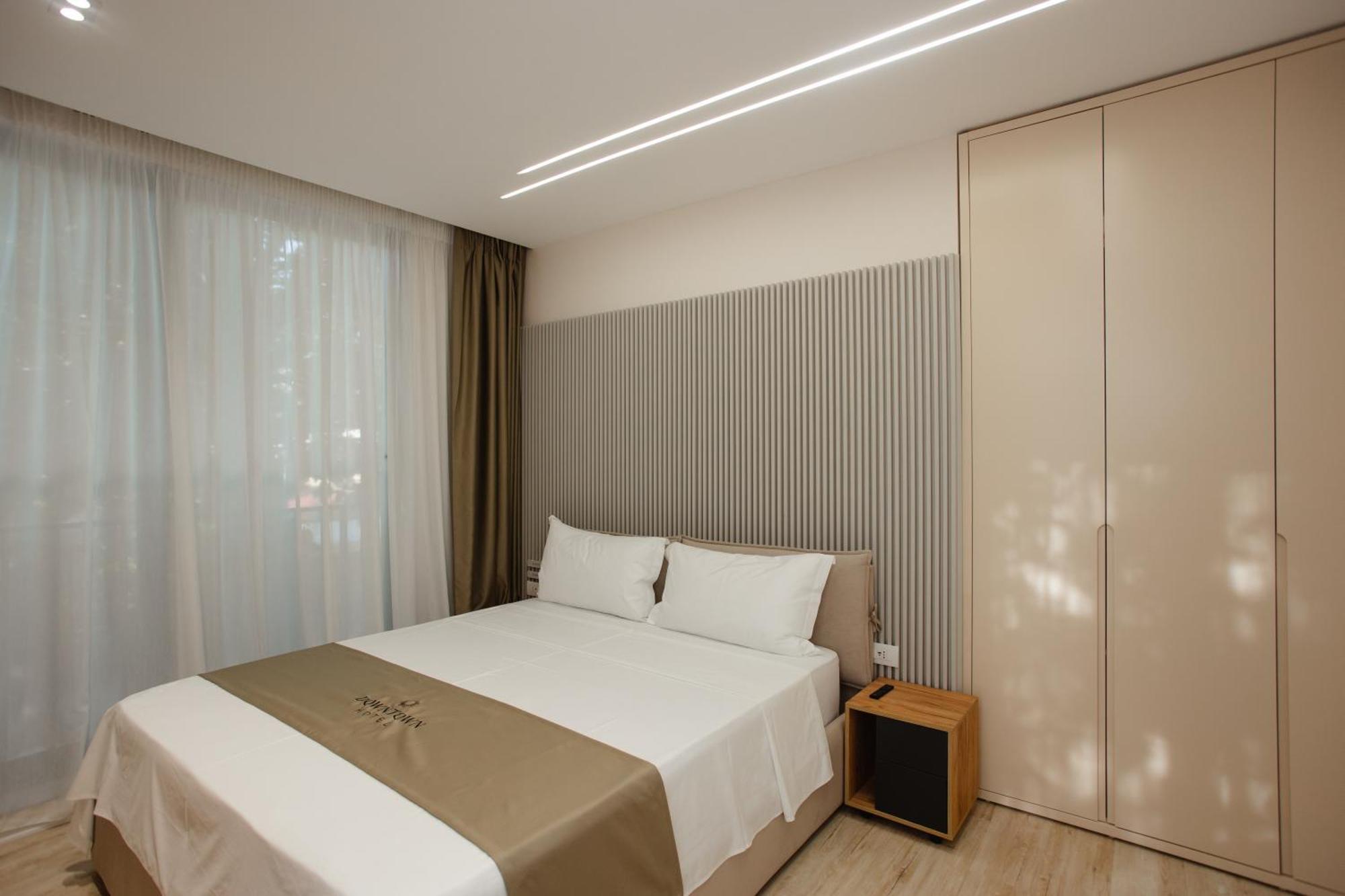 Downtown Hotel Shkoder Exterior photo