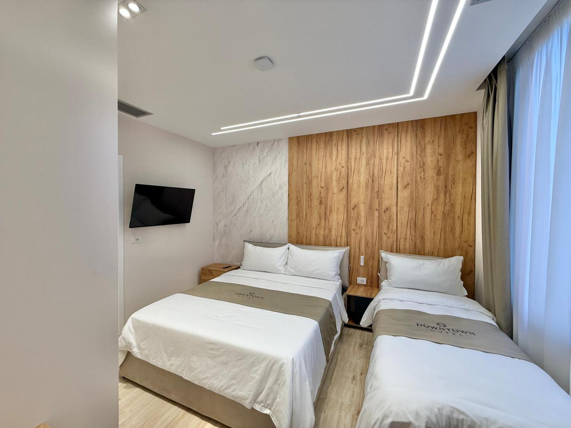 Downtown Hotel Shkoder Exterior photo